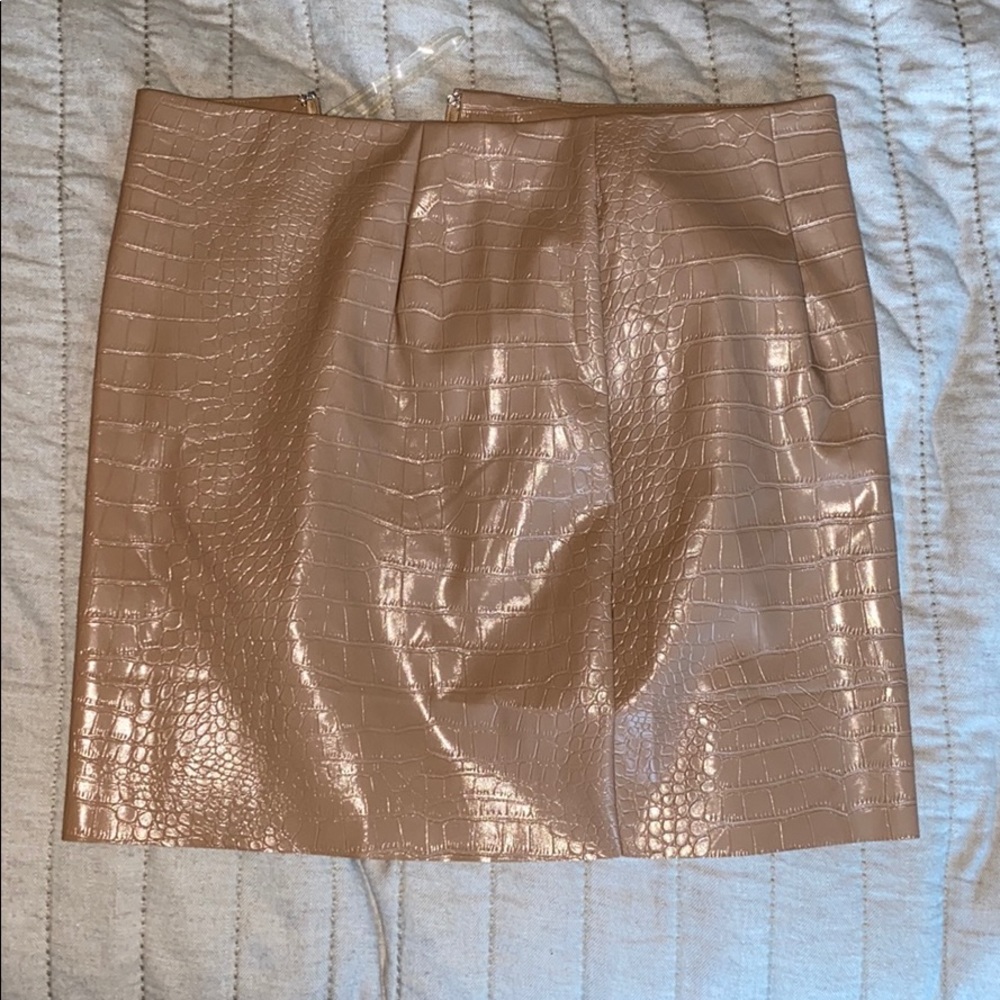 leather skirt